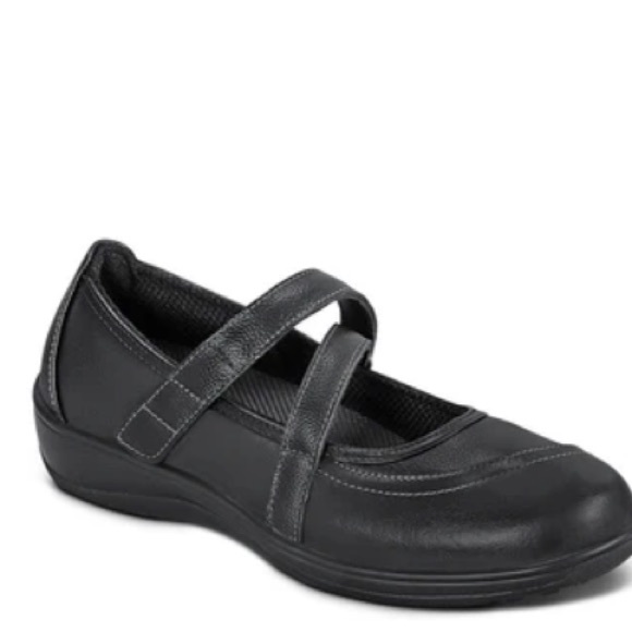 NEW Celina from OrthoFeet. Never opened - Picture 2 of 5